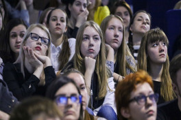 Российским студентам пригрозили отчислением за присутствие на похоронах Навального