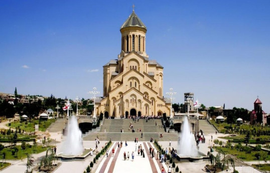 Грузин шокировала икона с изображением Сталина в главном храме страны