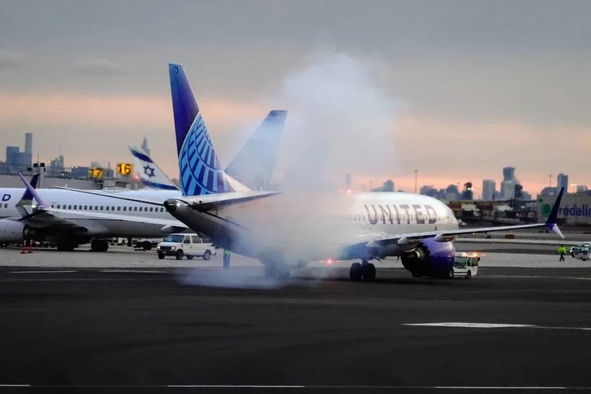 Американская авиакомпания нашла незатянутые болты на самолетах Boeing