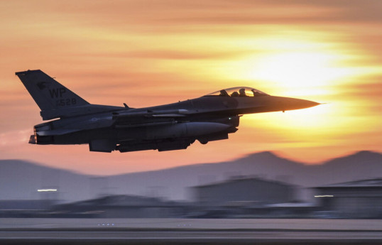 В Украине готовят аэродромы к приему F-16