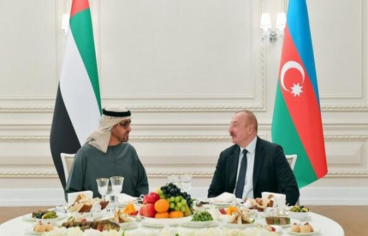 В Баку состоялась церемония официальной встречи Президента ОАЭ