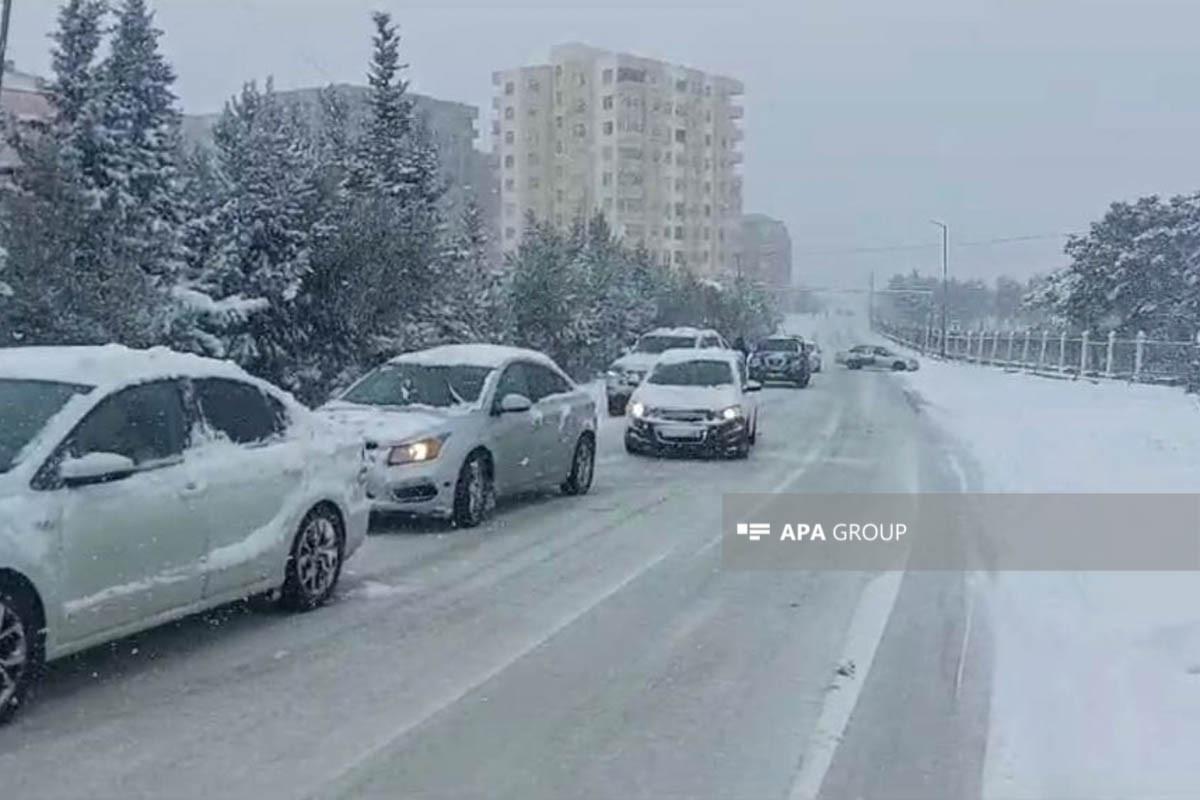 На дороге Баку-Сумгайыт ограничено движение-ФОТО 