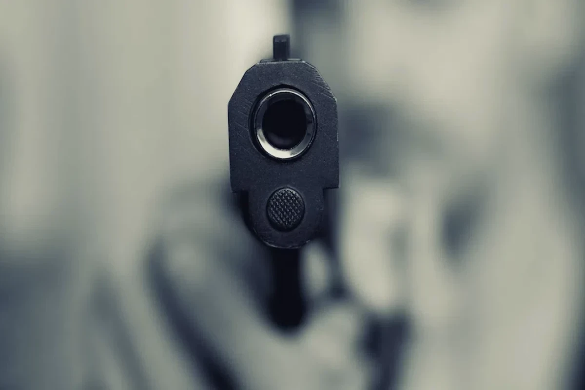 В Баку мужчина в пылу ссоры выстрелил в бывшую жену