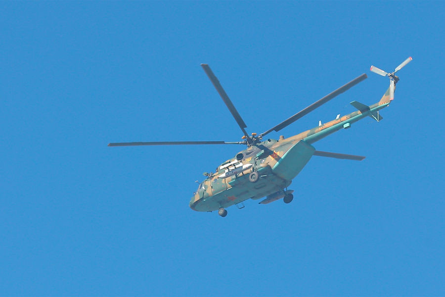 В Кыргызстане упал военный вертолет Ми-8: пострадали члены экипажа