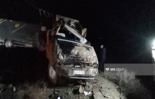 В Азербайджане в ДТП погиб водитель КамАЗа -ФОТО 