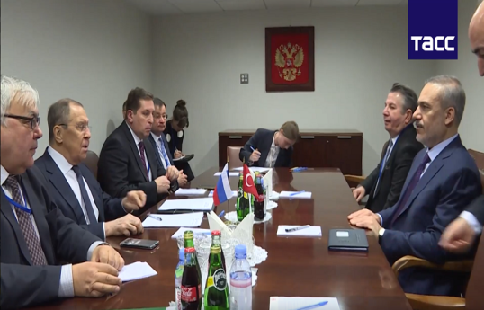 Лавров встретился в США с главами МИД Турции и Ирана-ВИДЕО 