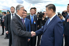 Китайский лидер прибыл в Астану для участия в саммите ШОС