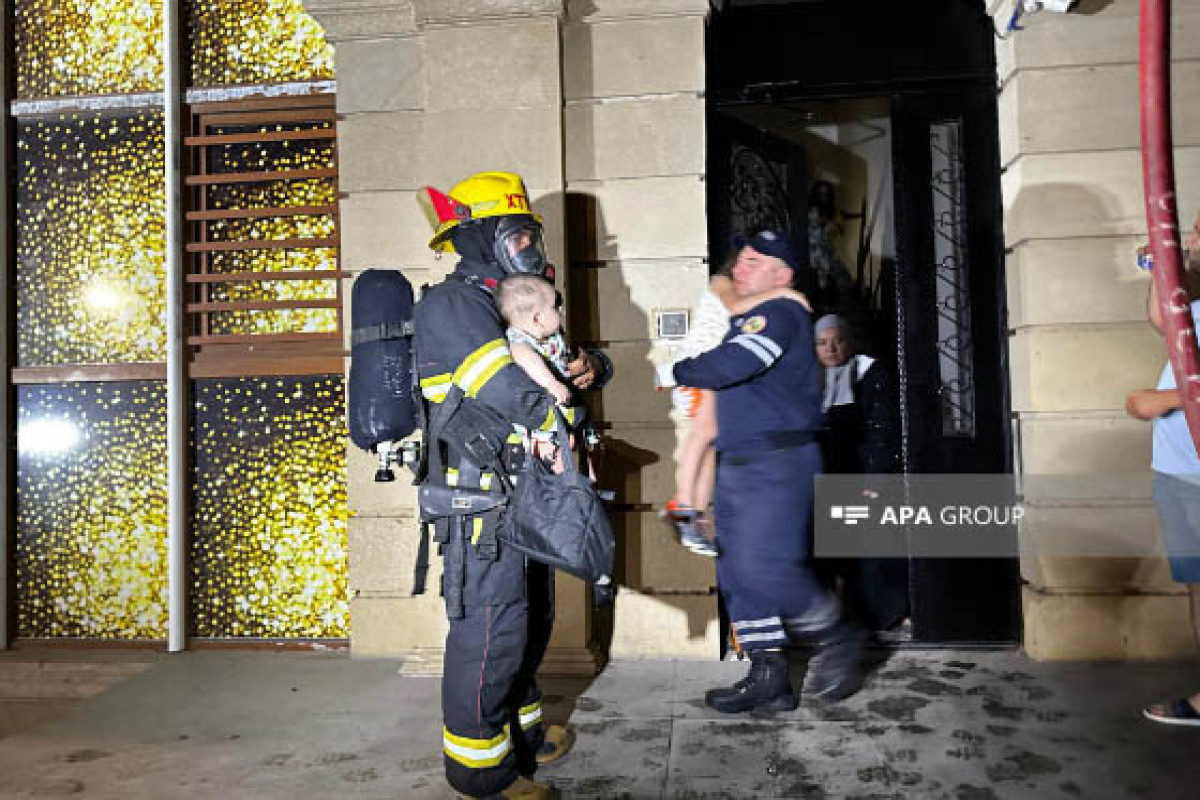 В Баку потушен пожар в многоэтажном доме -ФОТО -ВИДЕО -ОБНОВЛЕНО 
