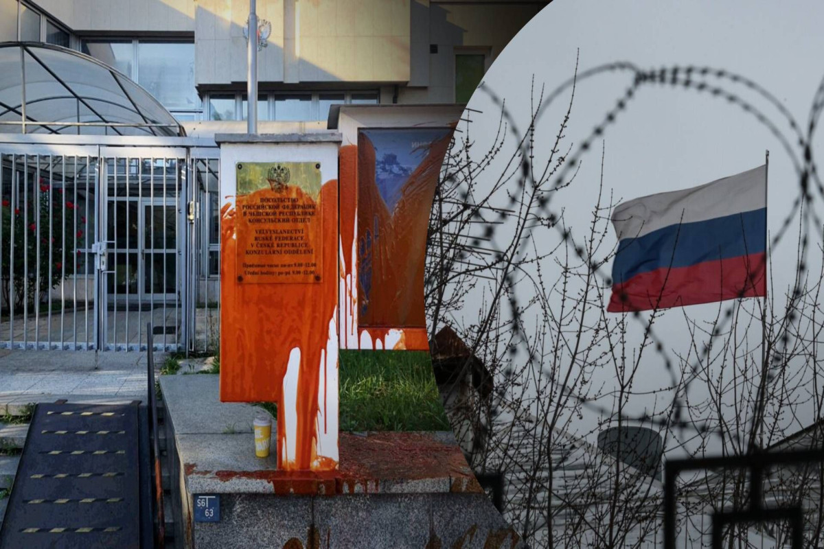 Посольство России в Праге облили красной жидкостью после ракетных ударов по Украине