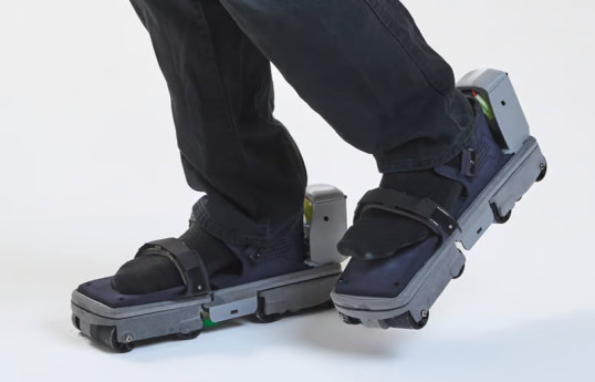Американо-британскиий стартап разработал кроссовки для перемещения в виртуальных мирах
