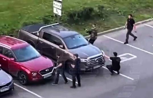В Петербурге трех мигрантов доставили в полицию после конфликта со стрельбой