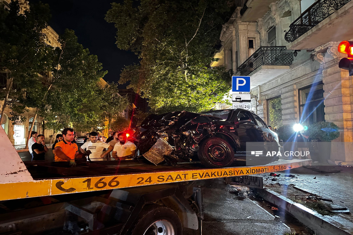 В Баку в ДТП пострадали 5 человек-ФОТО 