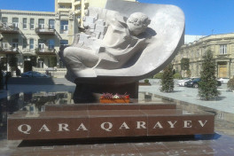 В Баку реставрируют памятник Гара Гараеву