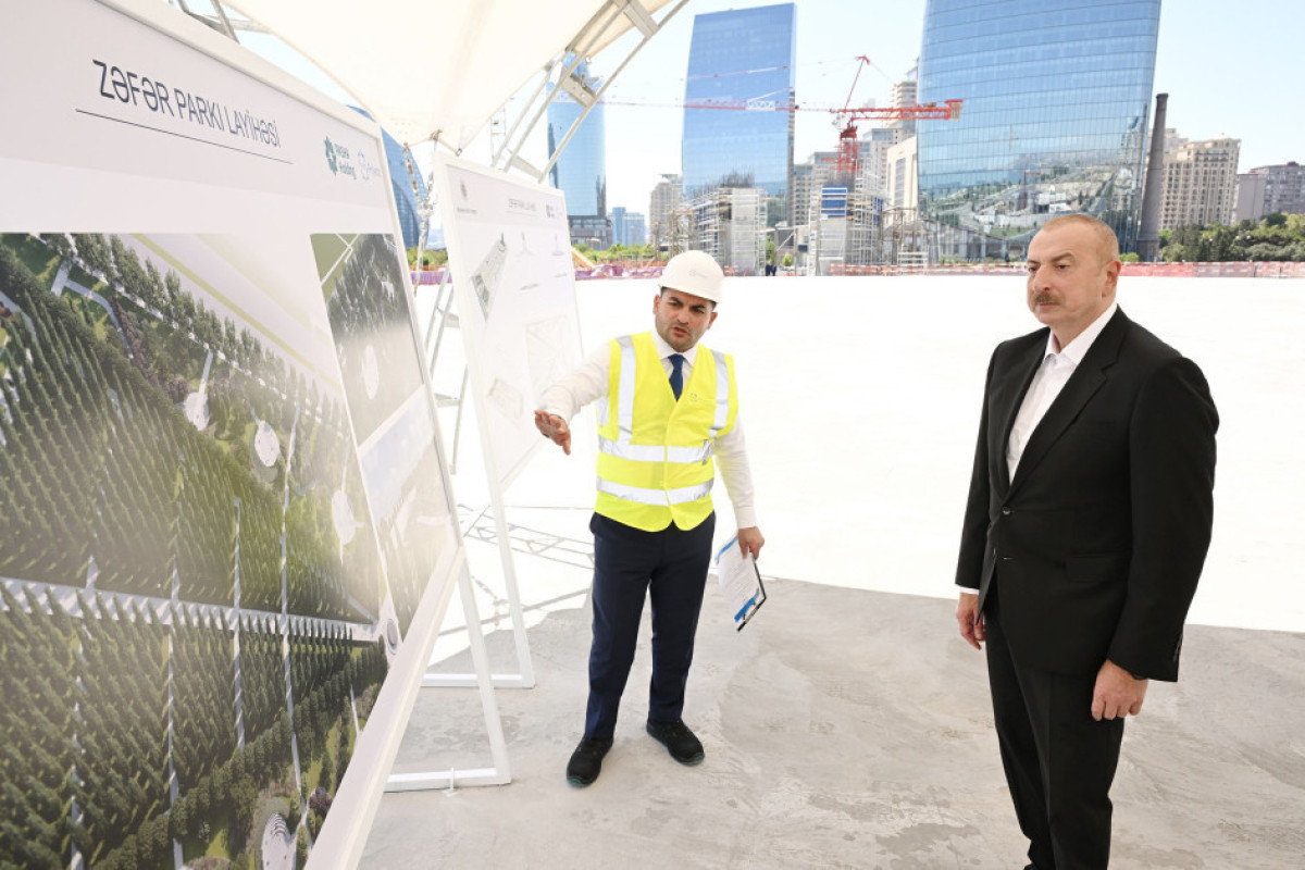 Ильхам Алиев ознакомился со строительными работами в Парке Победы в Баку-ФОТО 