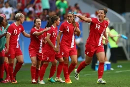 ФИФА наказала снятием очков женскую сборную Канады на олимпийском турнире за шпионаж