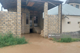 В Гяндже в результате ливня затоплены дома, прервано электроснабжение некоторых территорий-ФОТО 