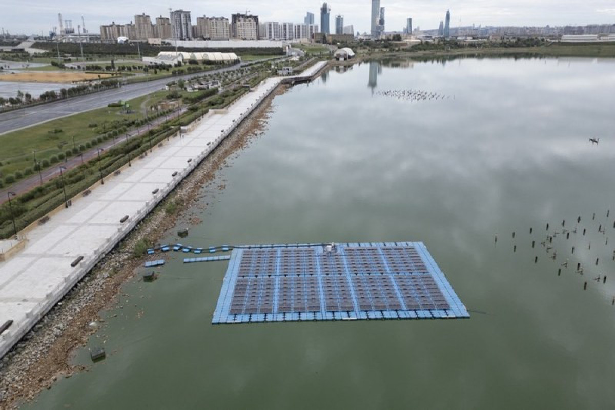 В Баку заработала первая плавучая солнечная электростанция -ФОТО 