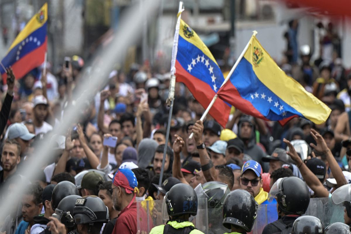 Венесуэла продолжает протестовать -ВИДЕО 