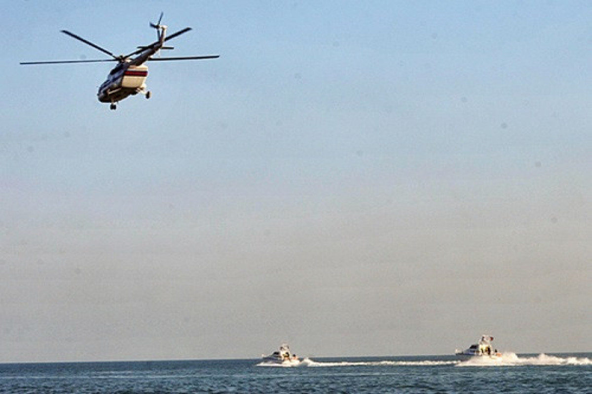 К поискам утонувшего на Каспии человека привлечены два вертолета-ВИДЕО 