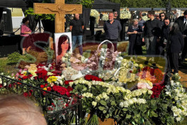 Анастасию Заворотнюк похоронили в Москве-ФОТО -ВИДЕО 