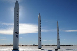 США запустят межконтинентальные ракеты