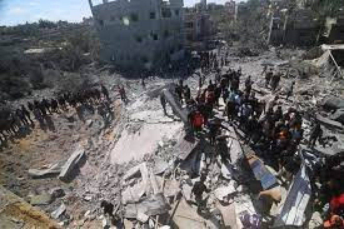 Жертвами авиаударов по лагерю беженцев в Газе стали более 30 человек