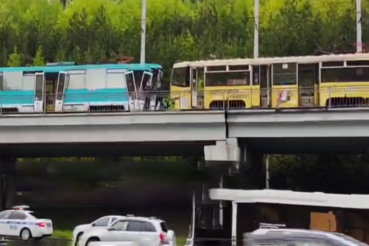 Столкновение двух трамваев в России: погиб один человек-ФОТО -ВИДЕО -ОБНОВЛЕНО 