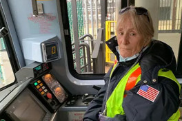 В США 81-летняя женщина попала в Книгу рекордов Гиннесса как старейшая машинистка
