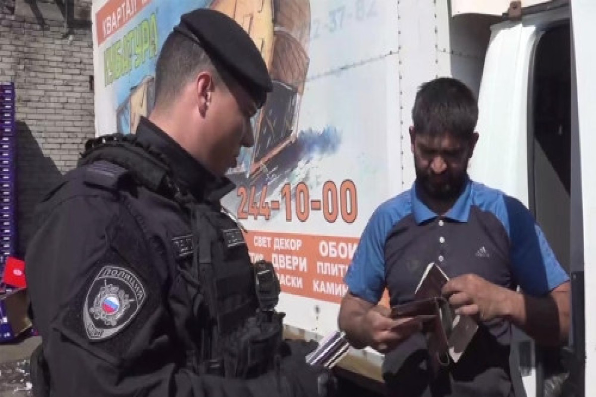 Полиция Санкт-Петербурга задержала почти 50 мигрантов после разбойного нападения