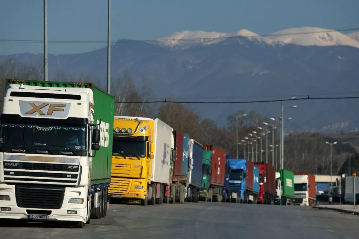 Объем перевозимых грузов по транспортным коридорам Азербайджана составил 10 723,6 тысч тонн