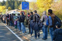 МВД ФРГ планирует увеличить число мигрантов на госслужбе