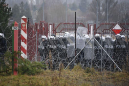 Польша может полностью закрыть границу с Беларусью