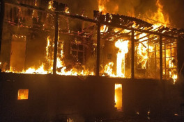 В Лянкяране сгорел 16-комнатный дом, погибла 90-летняя женщина