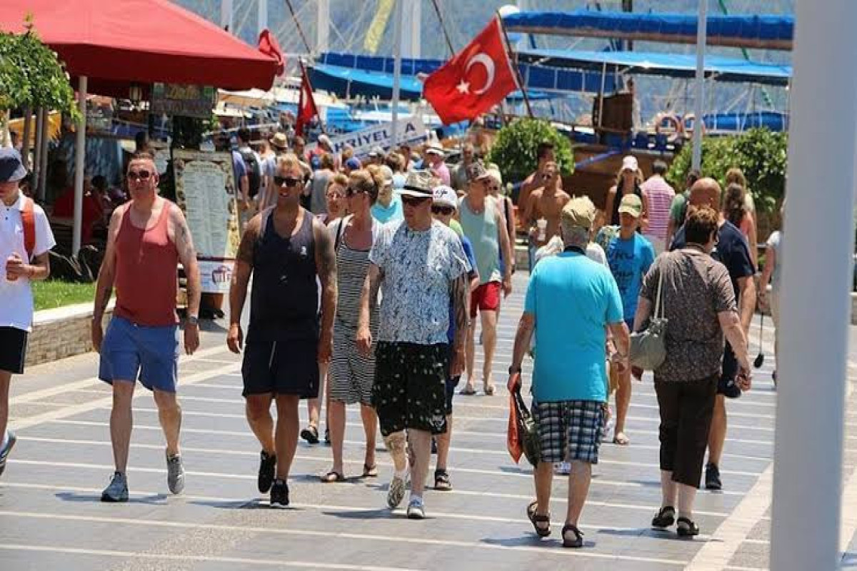 Россияне в мае заняли первое место по числу прибывших в Турцию туристов