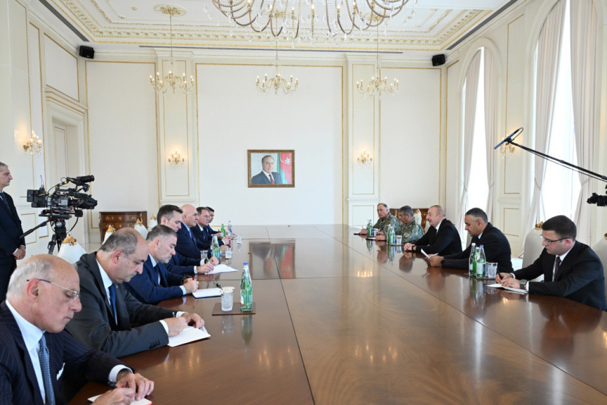Ильхам Алиев принял делегацию во главе с министром обороны Италии-ОБНОВЛЕНО 