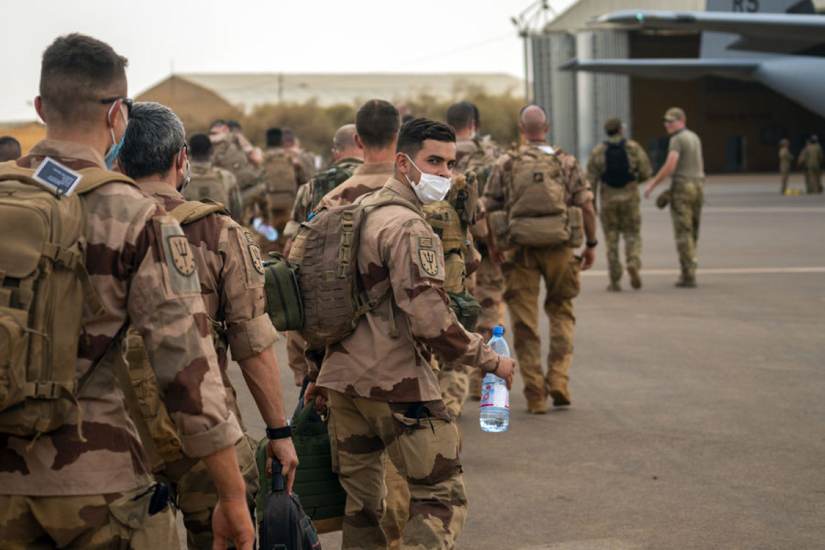 Франция рассматривает возможность разрешить спецназу пересекать границу Украины