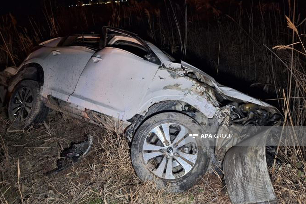 В Гёйчае автомобиль упал в канал, погибли три человека-ФОТО 