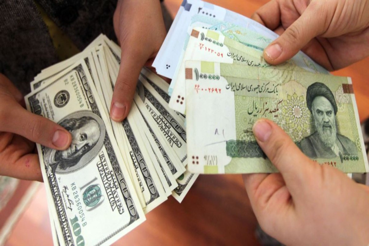 Курс доллара США в Иране достиг рекордного уровня