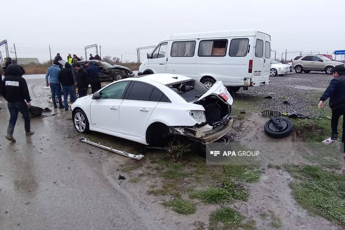 В ДТП в Азербайджане погибли 2 человека