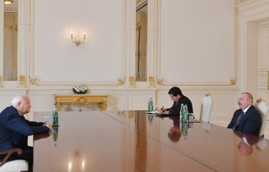 Ильхам Алиев принял верховного представителя Альянса цивилизаций ООН
