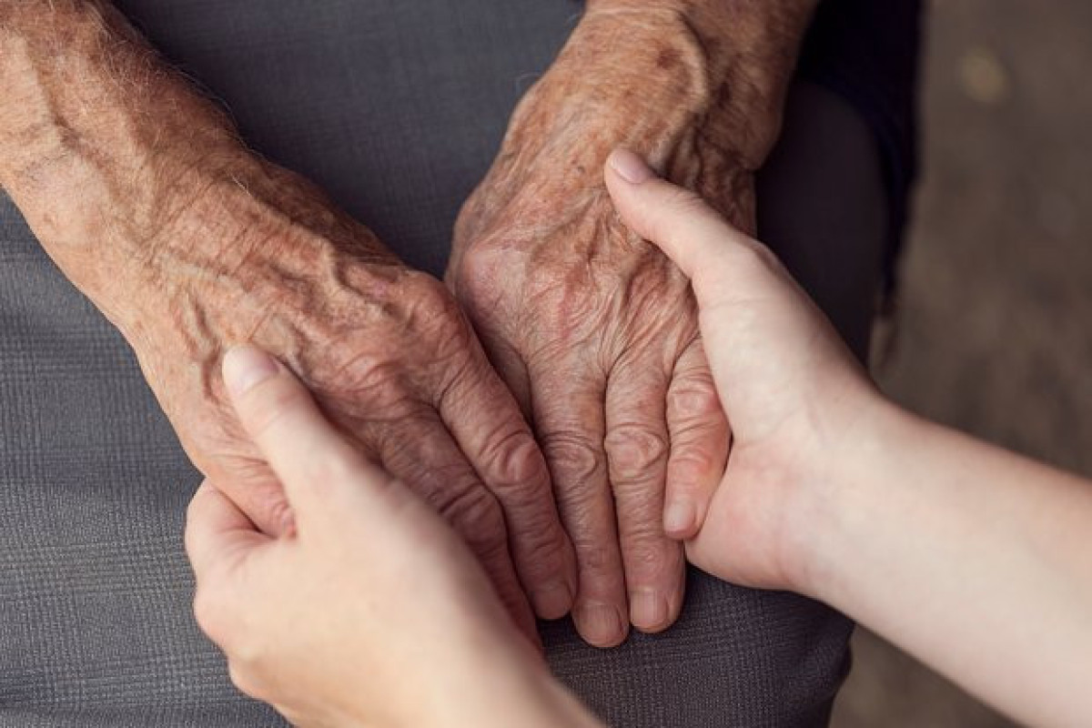 105-летний пенсионер из Вьетнама назвал секретом долголетия молитву