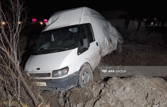 По факту гибели трех человек в ДТП в Азербайджане возбуждено уголовное дело-ФОТО 