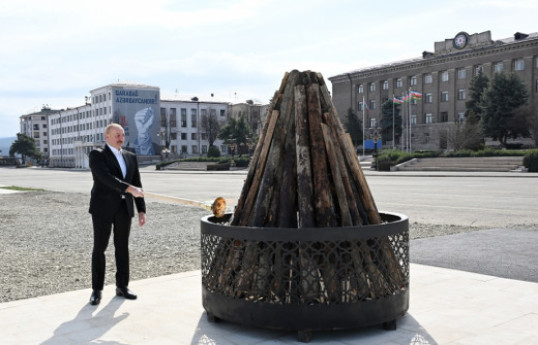 Ильхам Алиев зажег костер Новруза в Ханкенди