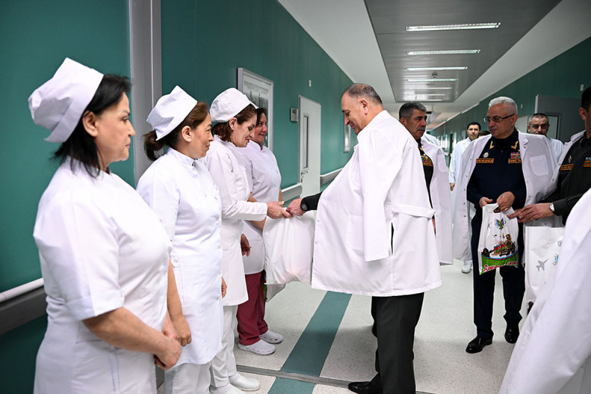 Министр обороны Азербайджана посетил Военный госпиталь -ФОТО -ВИДЕО 