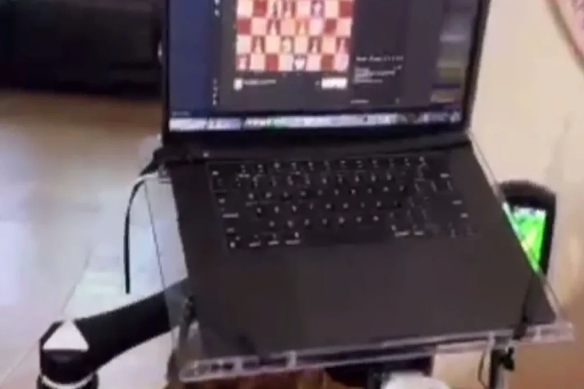 Чипированный Маском человек сыграл в шахматы силой мысли
