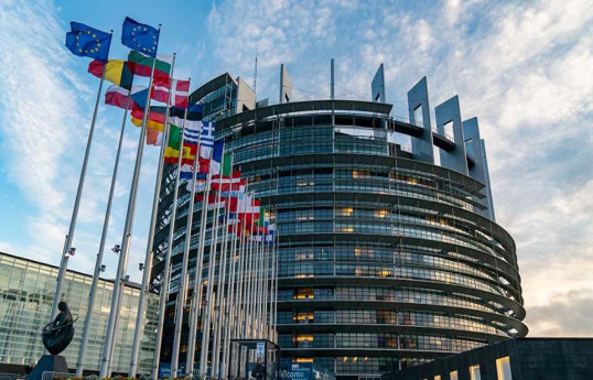 Европарламент проголосовал за введение внутри ЕС мгновенных банковских переводов