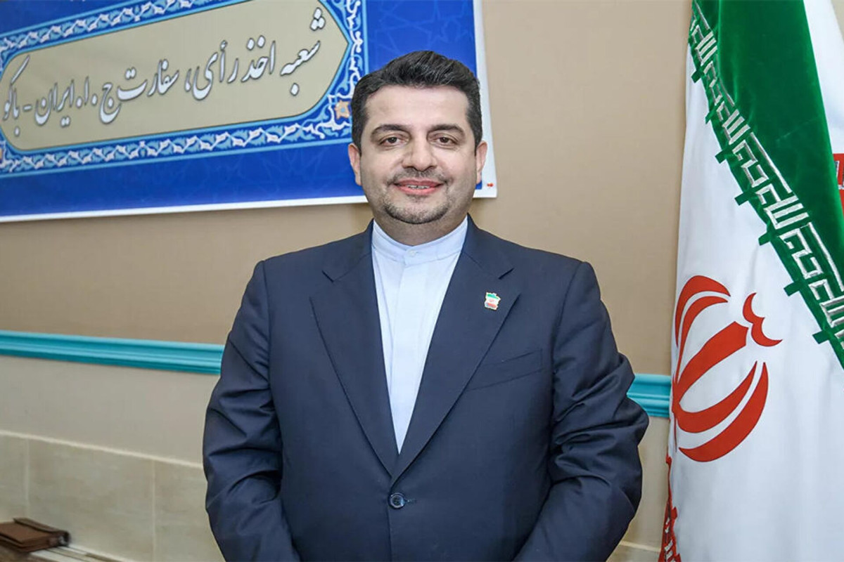 Иранцы требуют отставки посла в Баку за отсутствие хиджаба у его репортера-ФОТО 