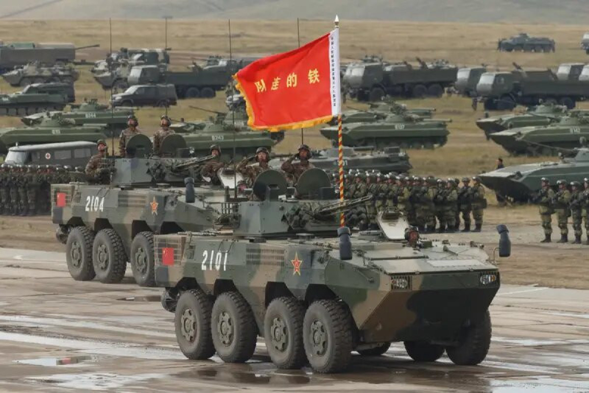 Bild: Китайская армия построила в пустыне копию правительственного района-ФОТО 