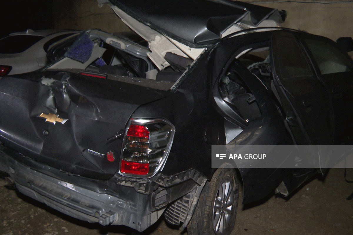 В Баку Chevrolet врезался в грузовик: погибли два человека -ФОТО 