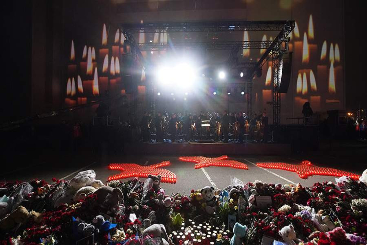У «Крокуса» проходит благотворительный концерт в память о погибших-ФОТО -ВИДЕО 